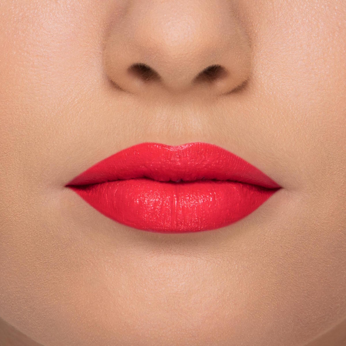 LADY BOLD LIPSTICK  (LABIAL CREMOSO)
